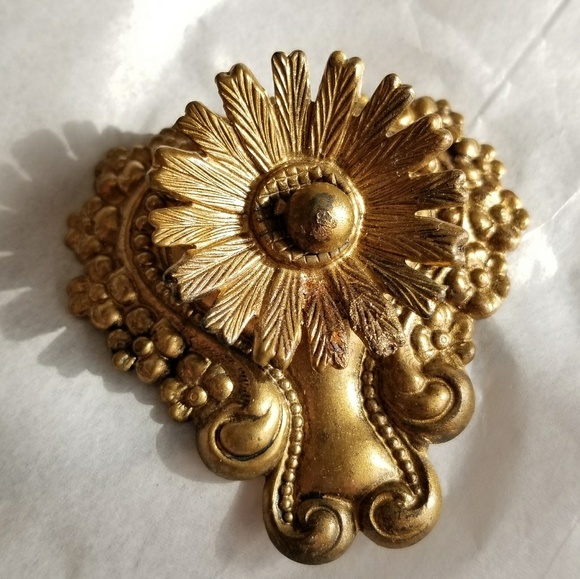 Relisted - Vintage ornate dress clip gold tone - Picture 3 of 7